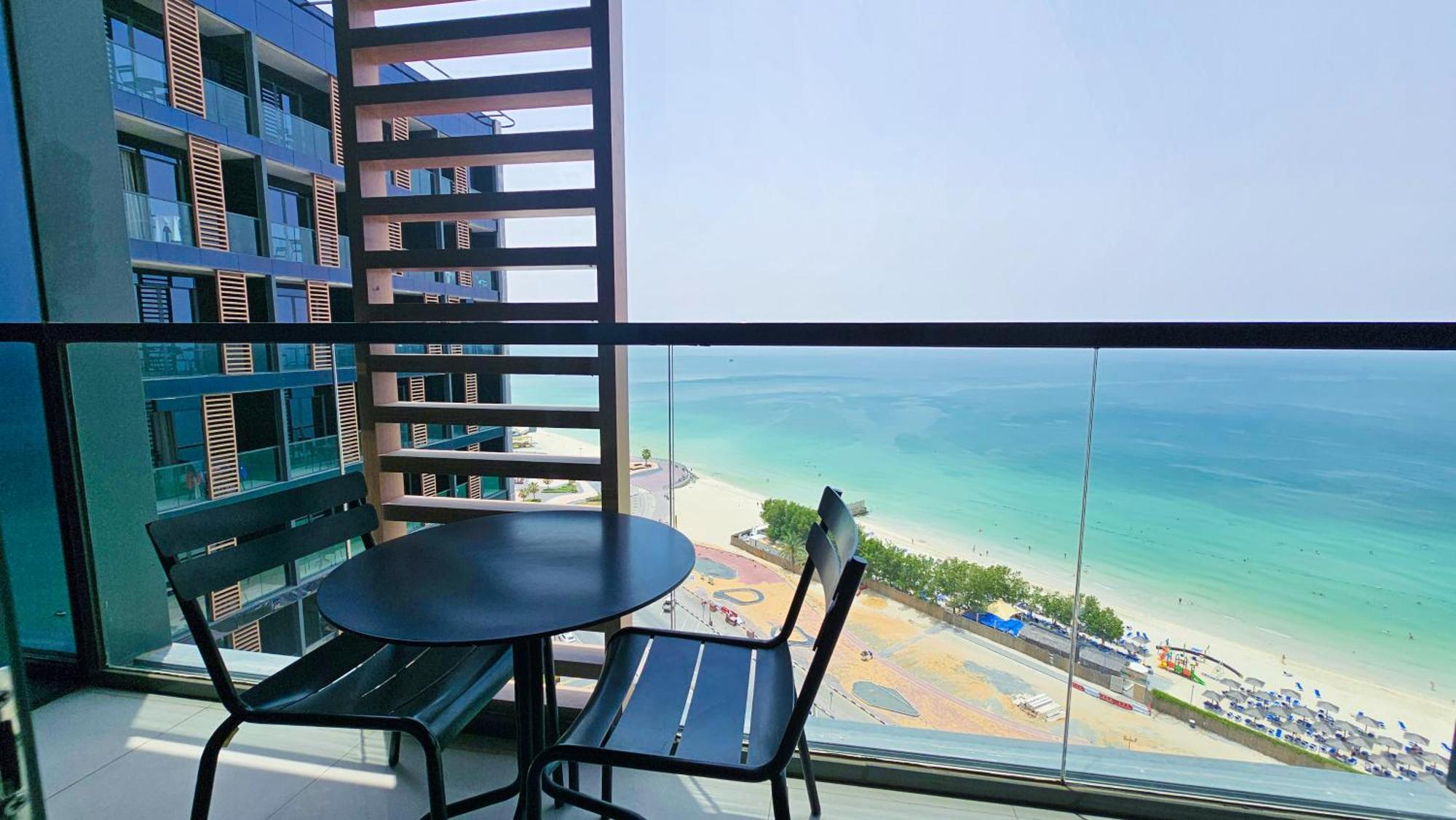 Wyndham Garden Ajman Corniche Hotel Eksteriør billede